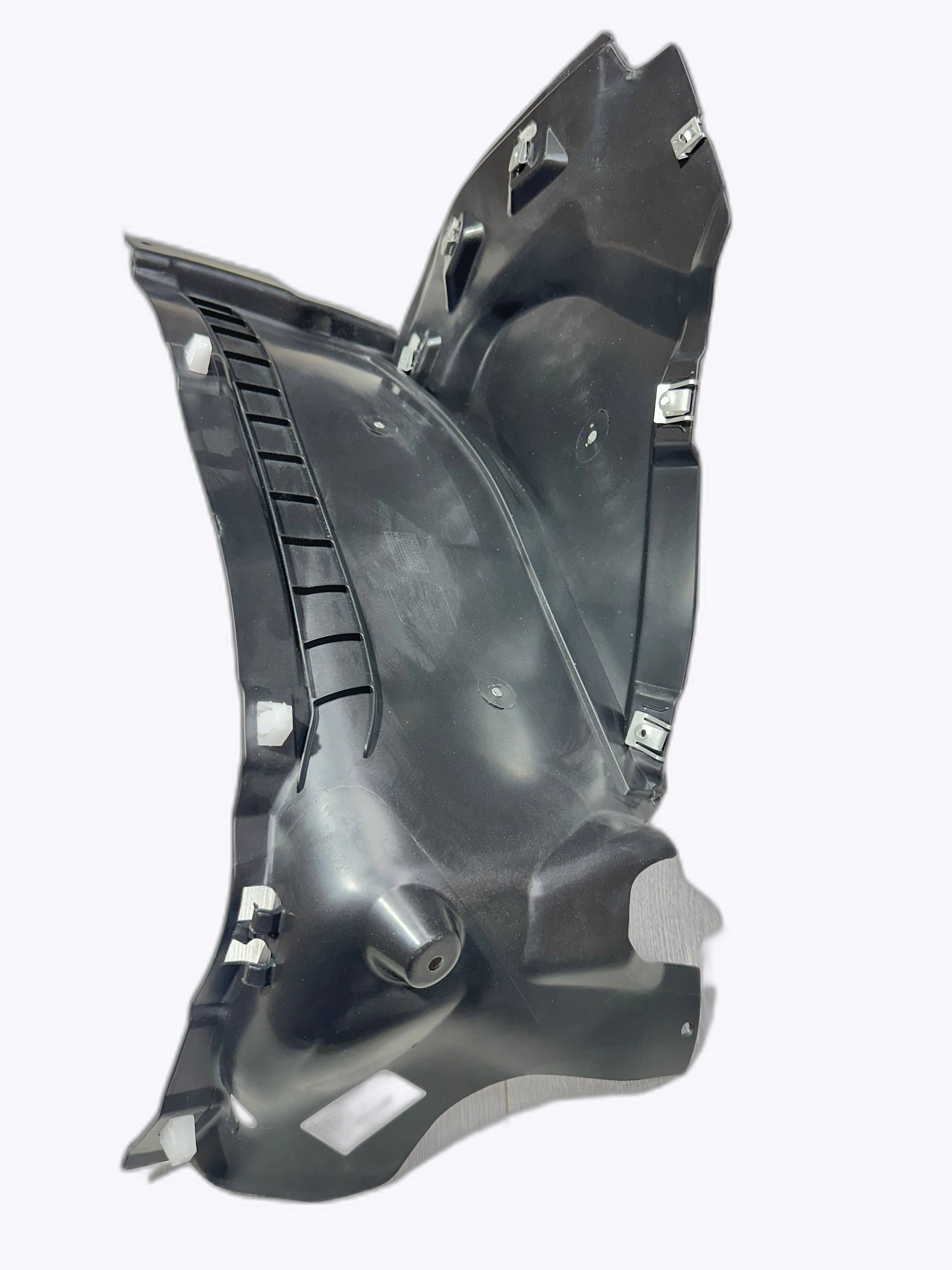 Спойлер левого переднего Audi A4 B9 8W0853887